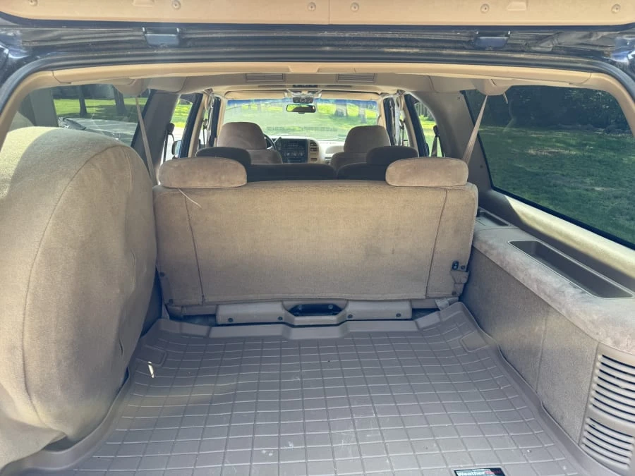 1995 GMC Suburban 8th Gen - Image 9 of 19