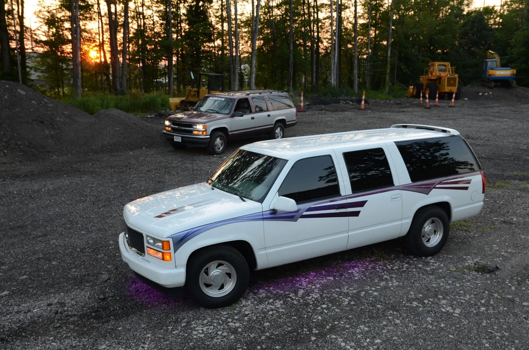1995 GMC Suburban 8th Gen - Image 17 of 31