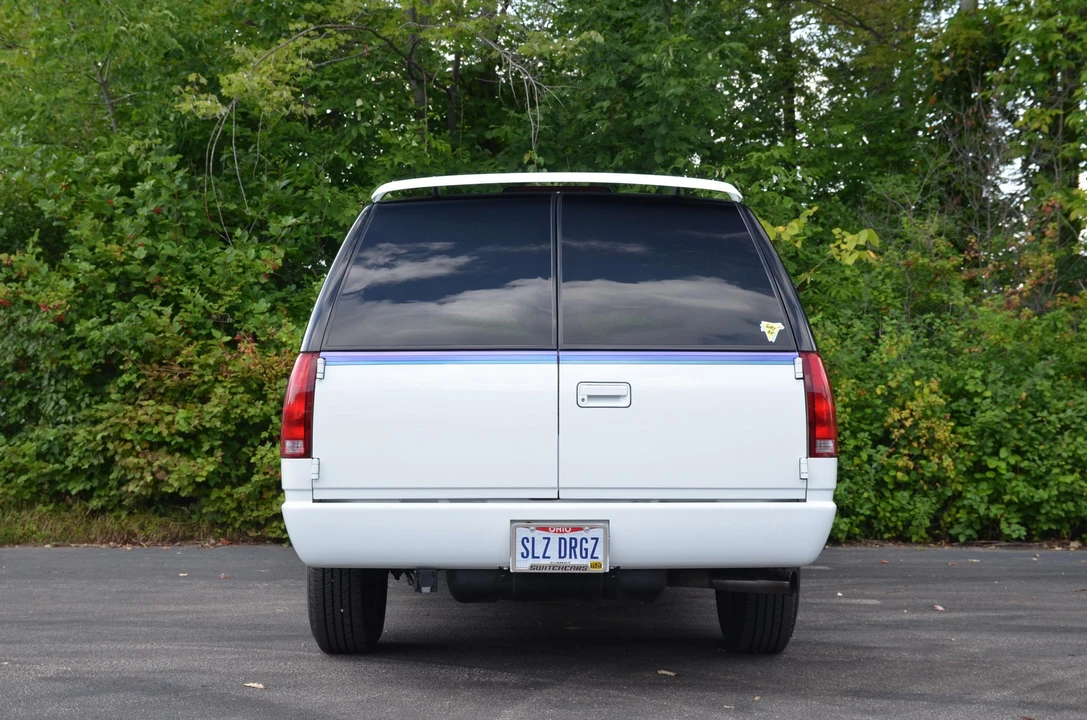 1995 GMC Suburban 8th Gen - Image 8 of 31