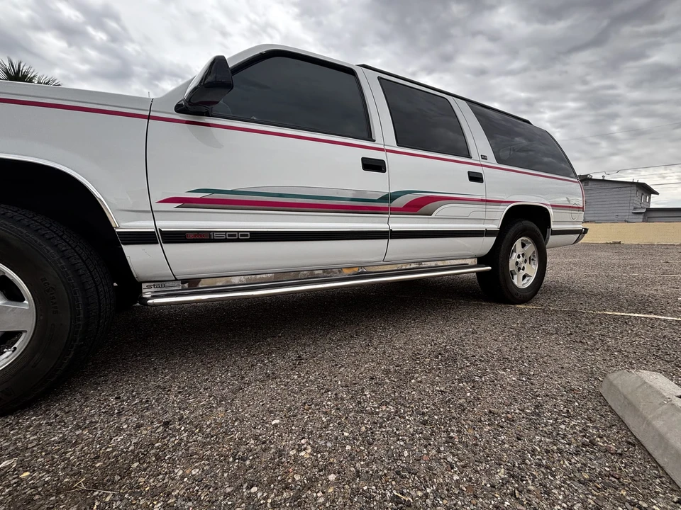1995 GMC Suburban 8th Gen - Image 29 of 31
