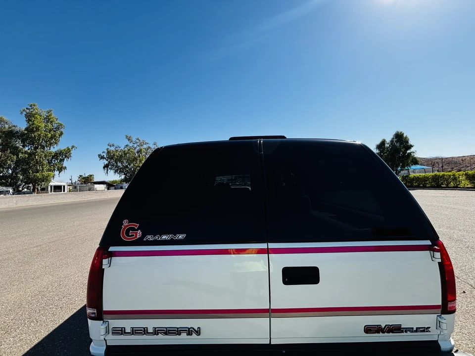 1995 GMC Suburban 8th Gen - Image 30 of 31