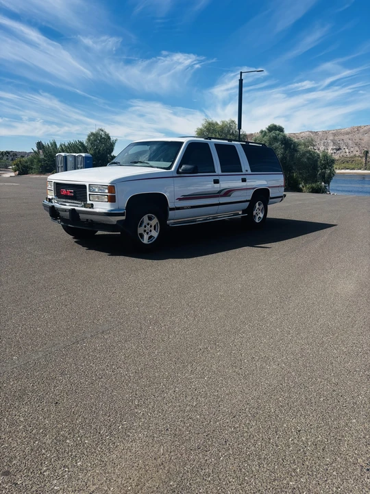 1995 GMC Suburban 8th Gen - Image 6 of 31