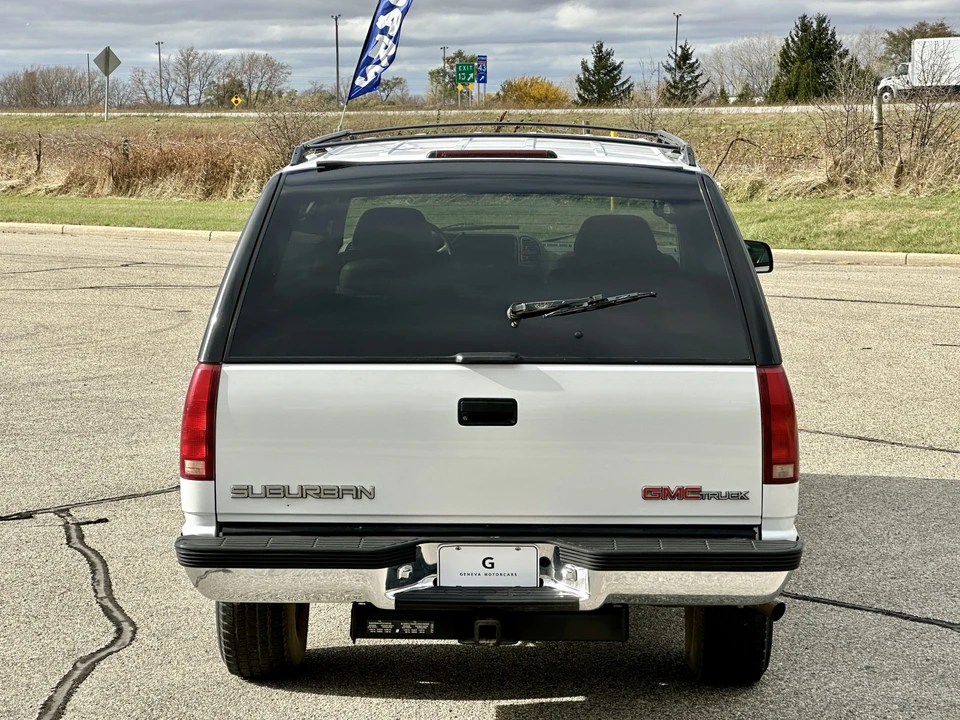 1995 GMC Suburban 8th Gen - Image 11 of 31