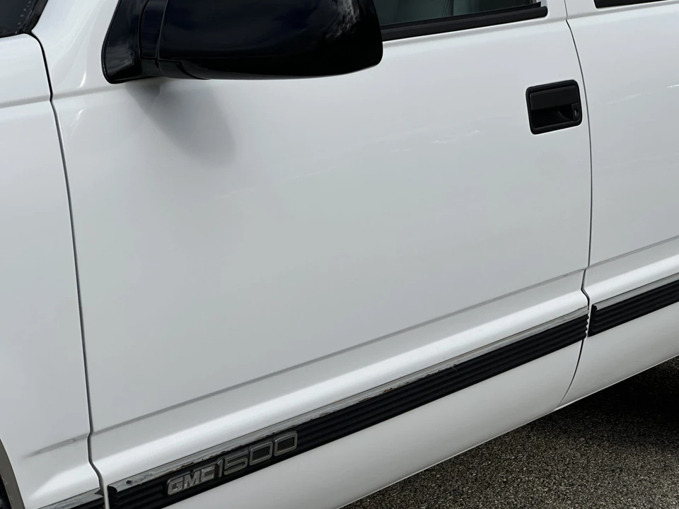1995 GMC Suburban 8th Gen - Image 18 of 31