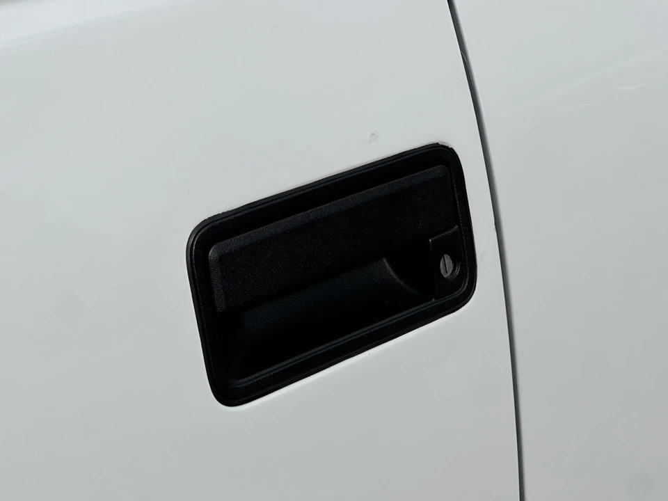1995 GMC Suburban 8th Gen - Image 21 of 31