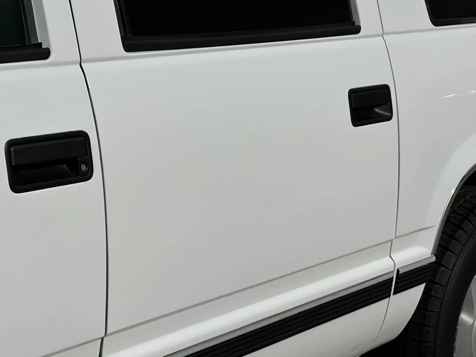 1995 GMC Suburban 8th Gen - Image 22 of 31