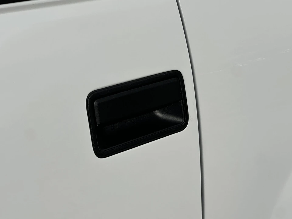 1995 GMC Suburban 8th Gen - Image 25 of 31