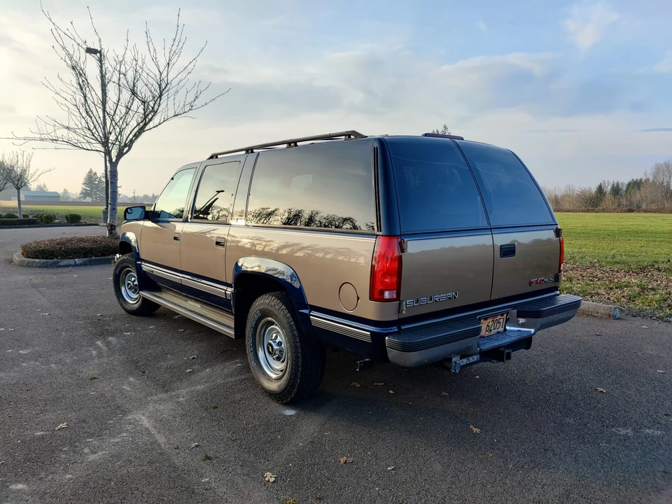 1995 GMC Suburban 8th Gen - Image 10 of 31