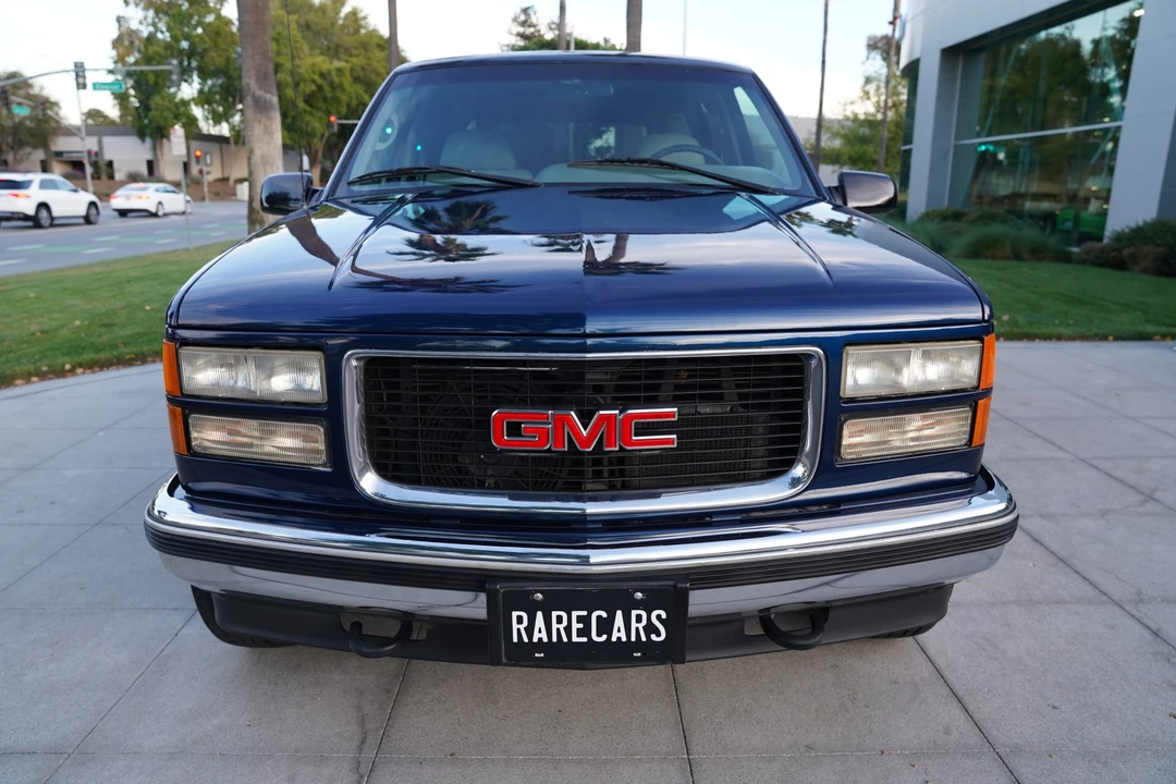1995 GMC Suburban 7th Gen - Image 18 of 31