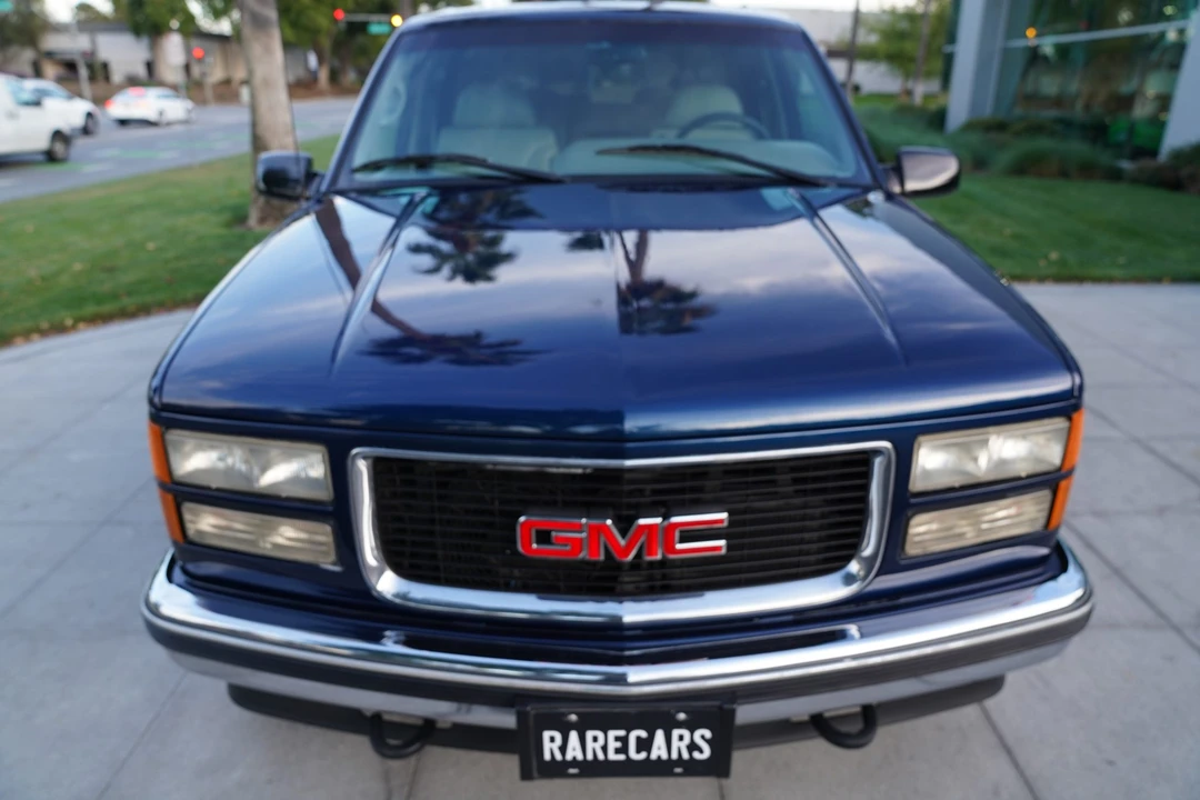 1995 GMC Suburban 7th Gen - Image 19 of 31