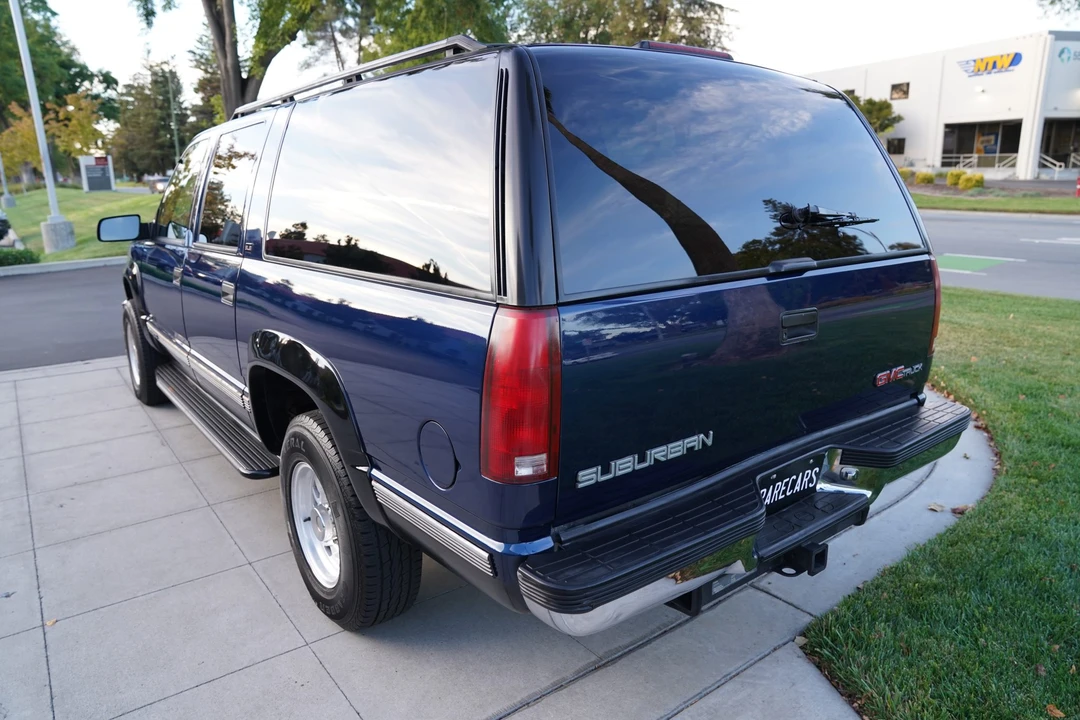 1995 GMC Suburban 7th Gen - Image 8 of 31