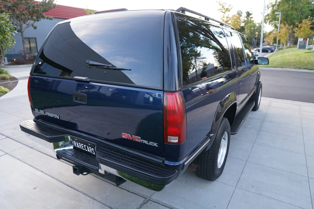 1995 GMC Suburban 7th Gen - Image 10 of 31