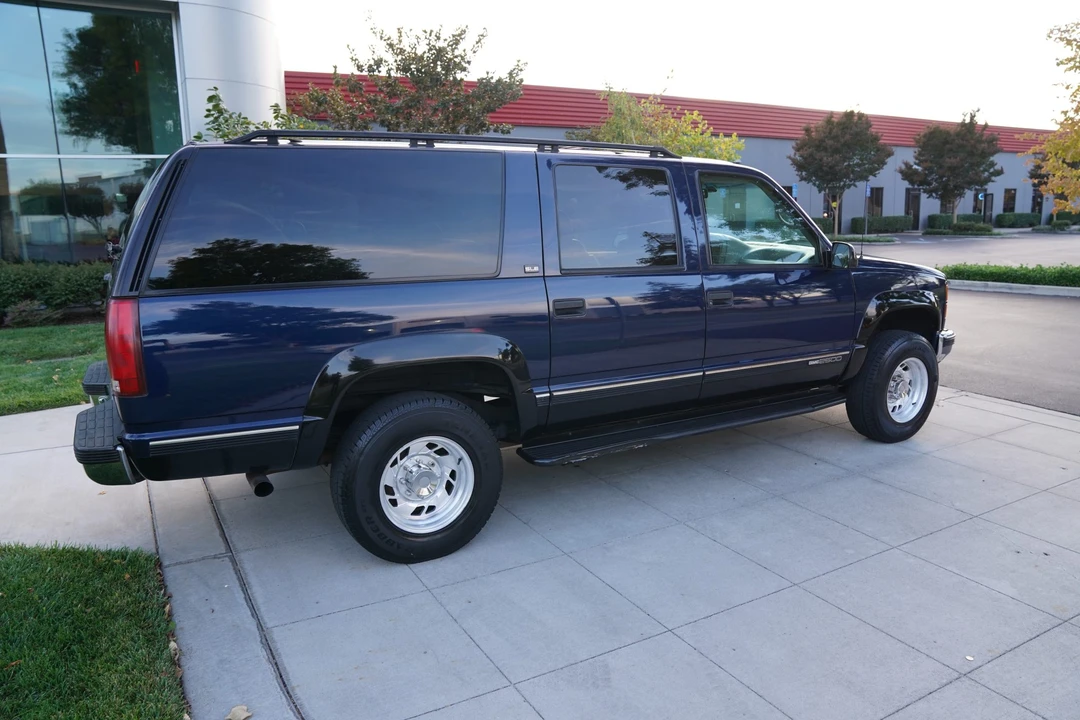 1995 GMC Suburban 7th Gen - Image 12 of 31