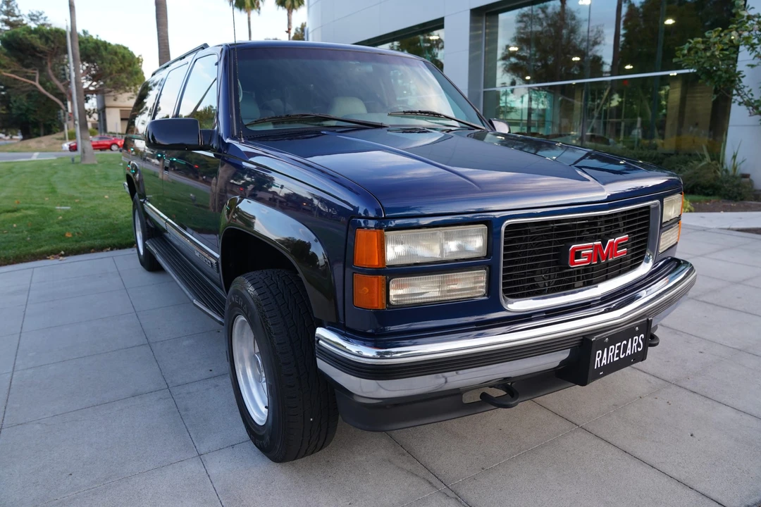 1995 GMC Suburban 7th Gen - Image 16 of 31