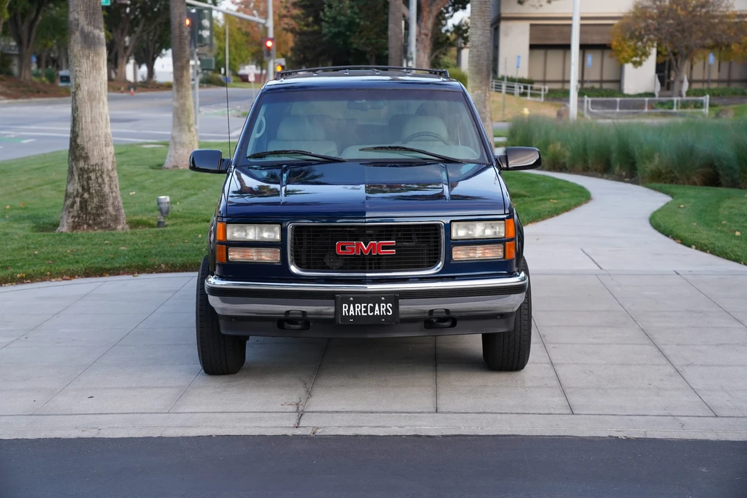 1995 GMC Suburban 7th Gen - Image 17 of 31