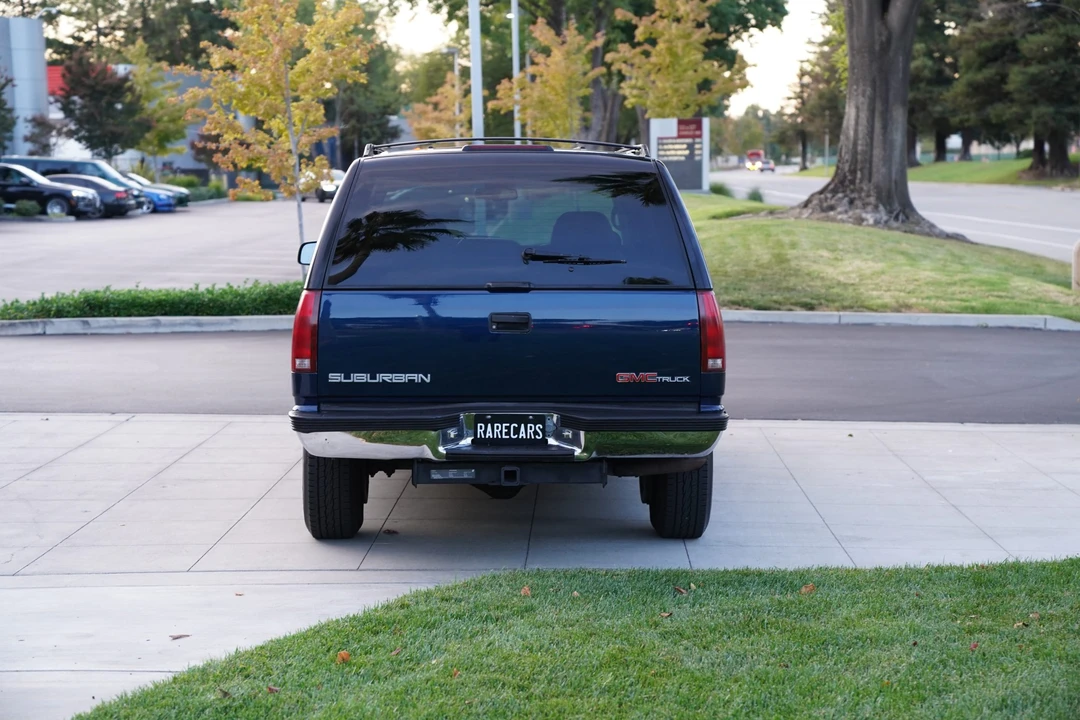 1995 GMC Suburban 7th Gen - Image 9 of 31