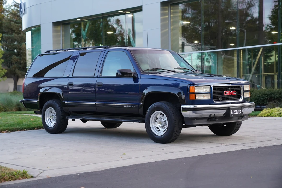 1995 GMC Suburban 7th Gen - Image 15 of 31