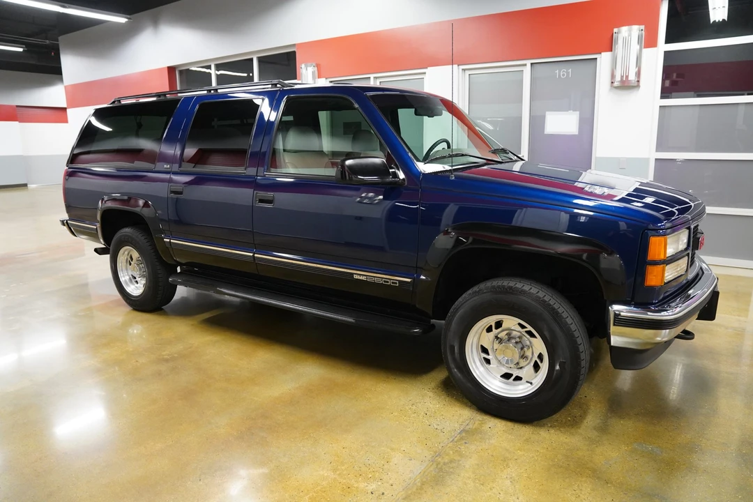 1995 GMC Suburban 7th Gen - Image 31 of 31