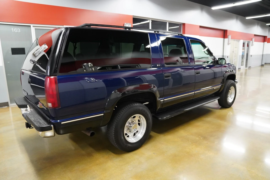 1995 GMC Suburban 7th Gen - Image 30 of 31