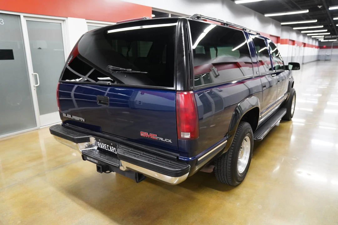 1995 GMC Suburban 7th Gen - Image 28 of 31