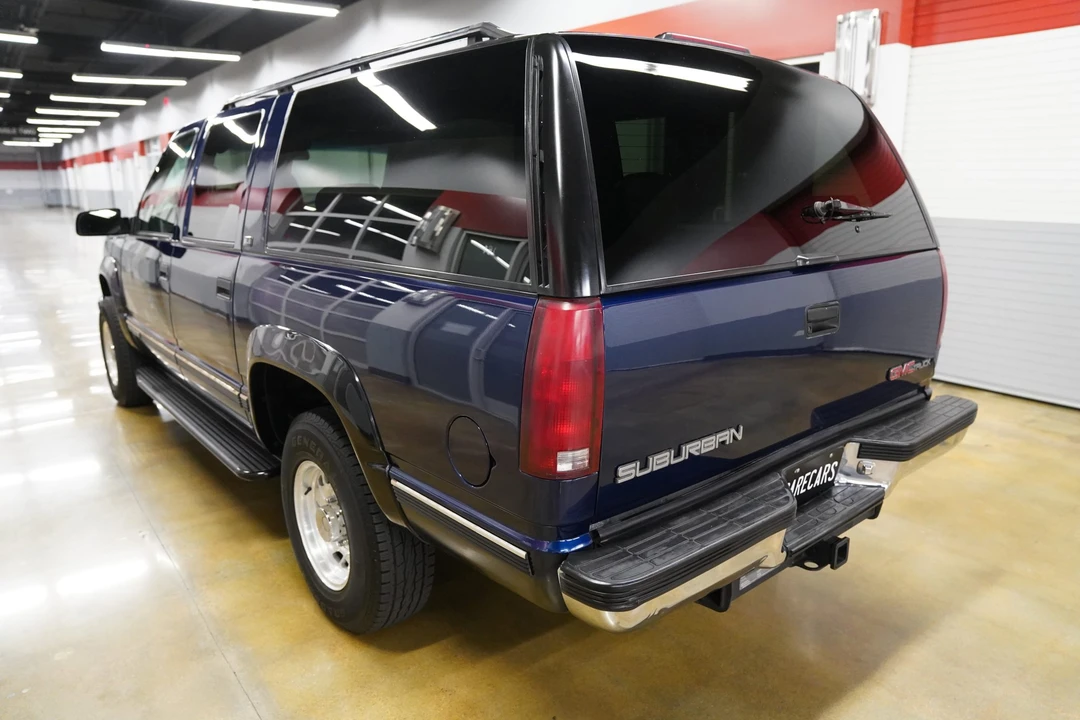 1995 GMC Suburban 7th Gen - Image 25 of 31