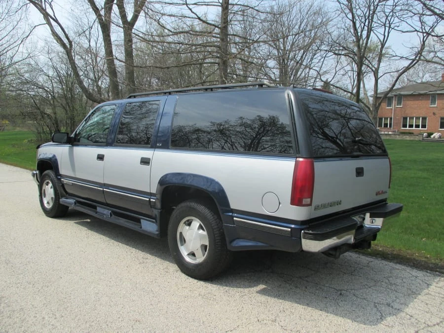 1995 GMC Suburban 8th Gen - Image 3 of 20