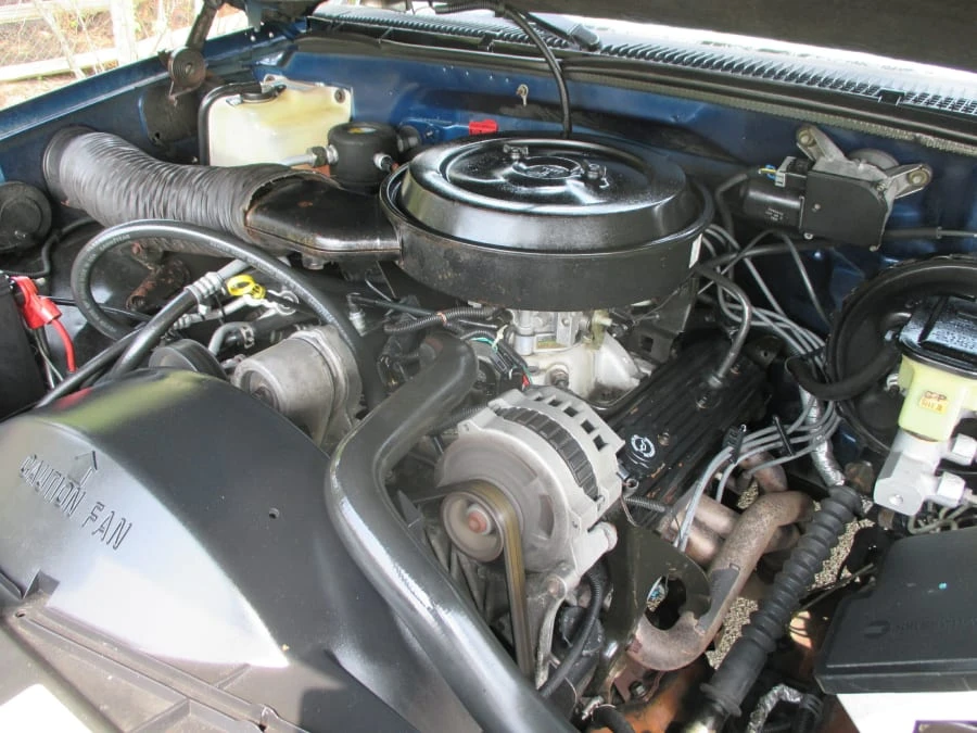 1995 GMC Suburban 8th Gen - Image 11 of 20