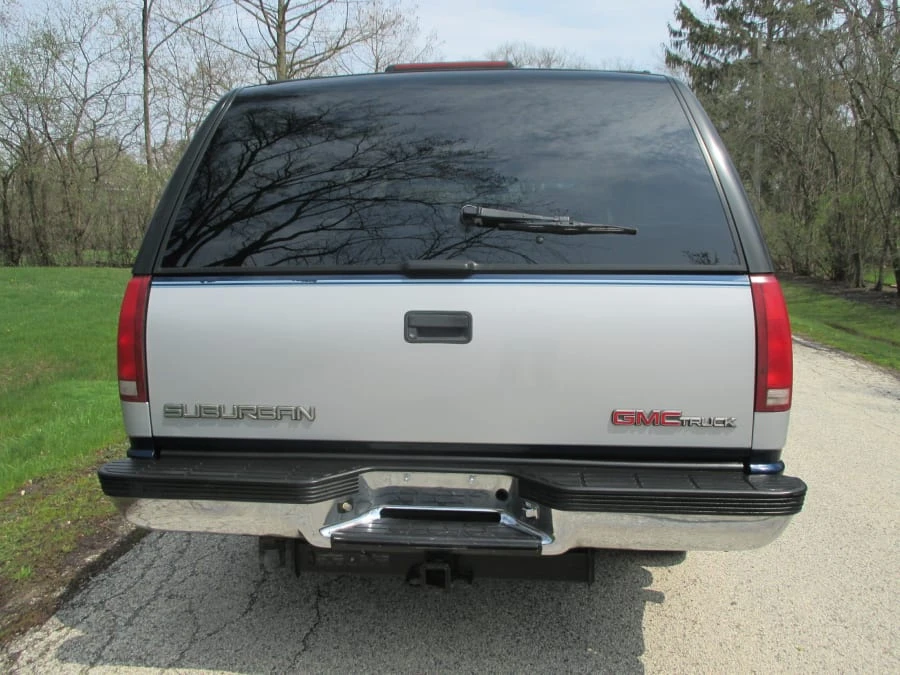1995 GMC Suburban 8th Gen - Image 13 of 20