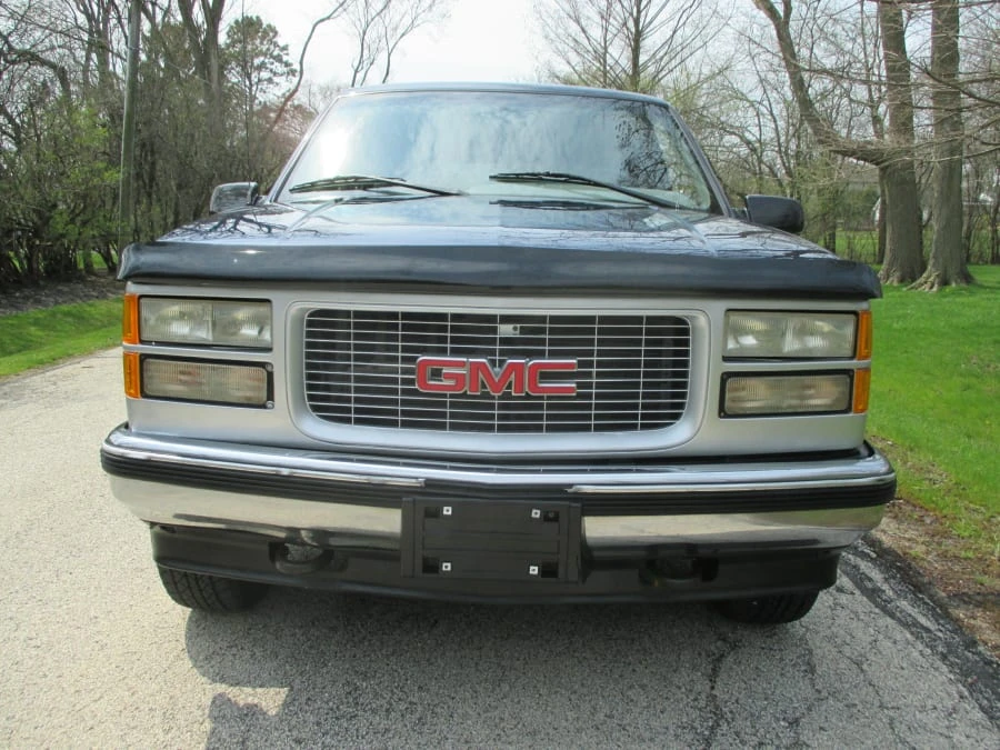 1995 GMC Suburban 8th Gen - Image 14 of 20