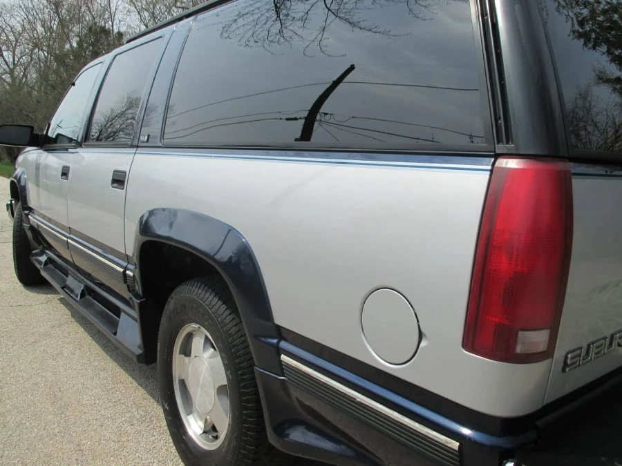 1995 GMC Suburban 8th Gen - Image 16 of 20