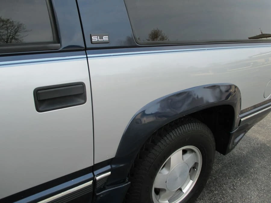 1995 GMC Suburban 8th Gen - Image 17 of 20
