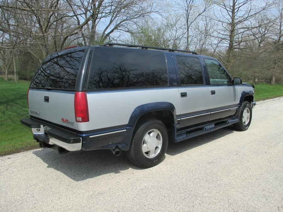 1995 GMC Suburban 8th Gen - Image 18 of 20