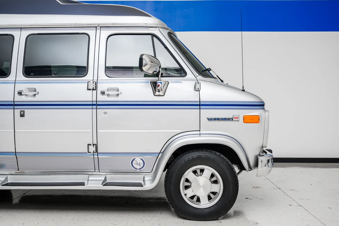 1995 GMC G-series Van - Image 14 of 31