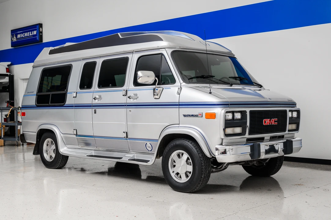 1995 GMC G-series Van - Image 2 of 31