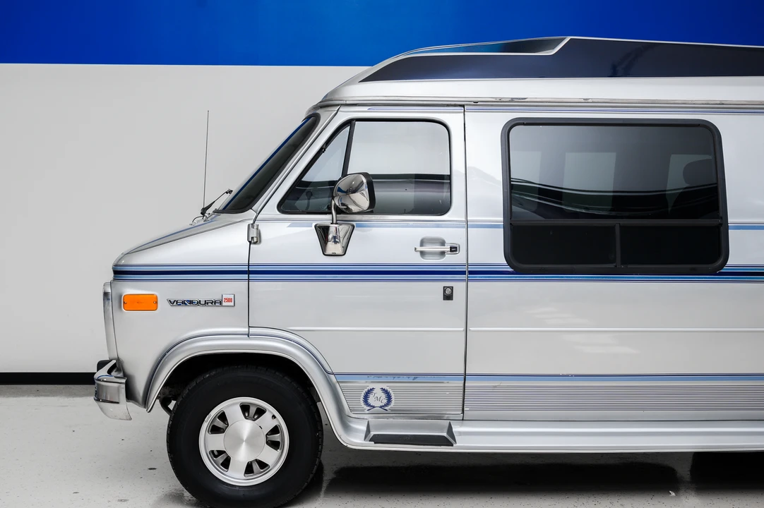 1995 GMC G-series Van - Image 15 of 31