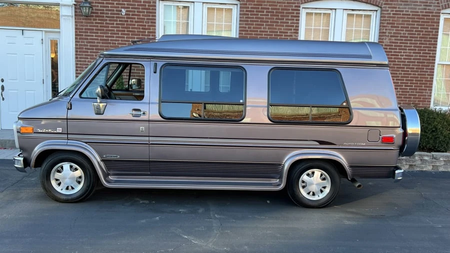 1995 GMC G-series Van - Image 2 of 9