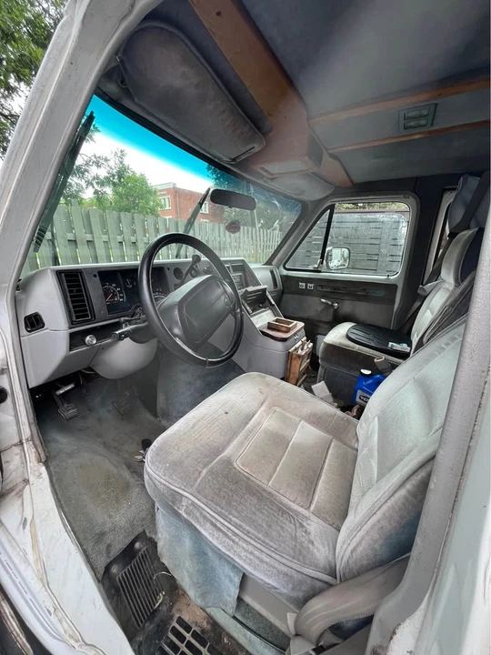 1995 GMC G-series Van - Image 6 of 9
