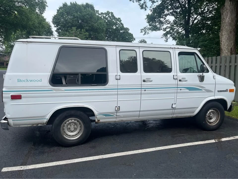 1995 GMC G-series Van - Image 2 of 9