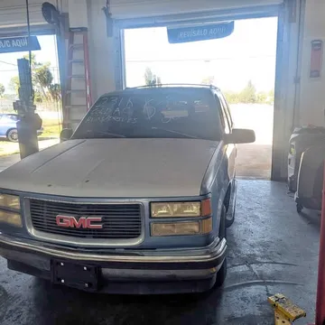 1995 GMC Yukon SLE Sport Utility 4D