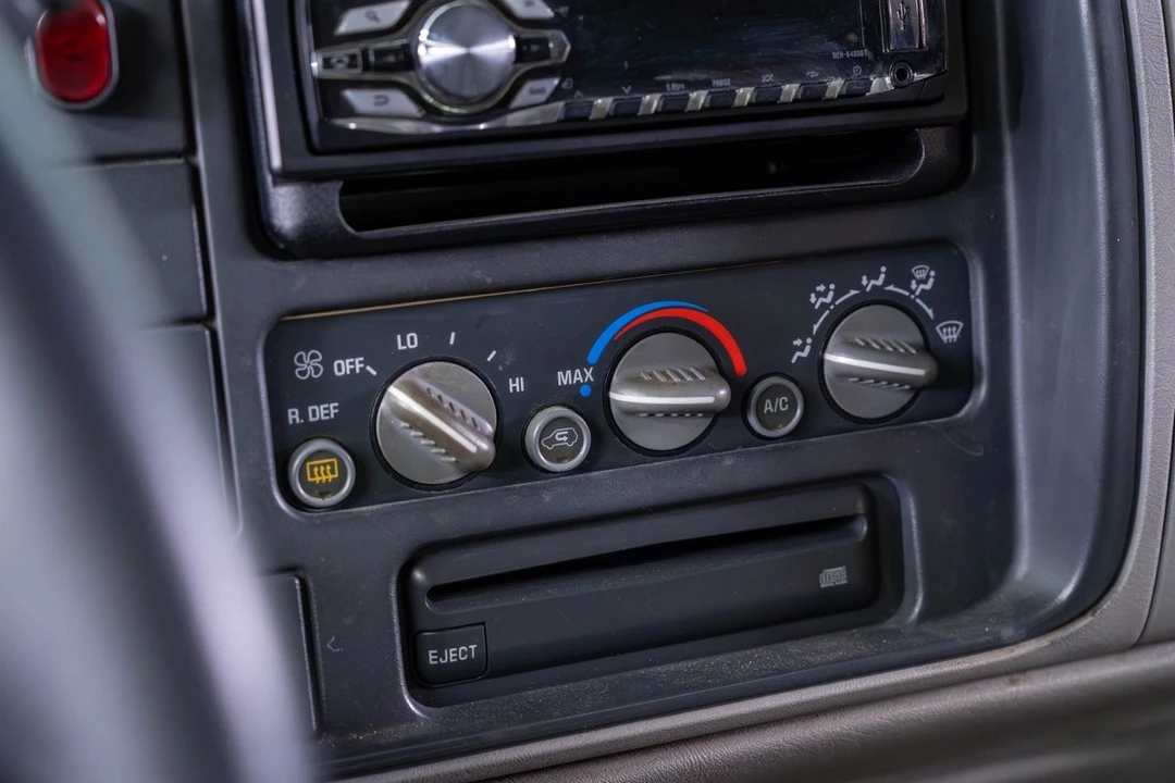 1995 GMC Yukon 1st Gen - Image 16 of 21
