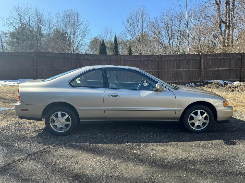 1995 Honda Accord 5th Gen - Image 13 of 31