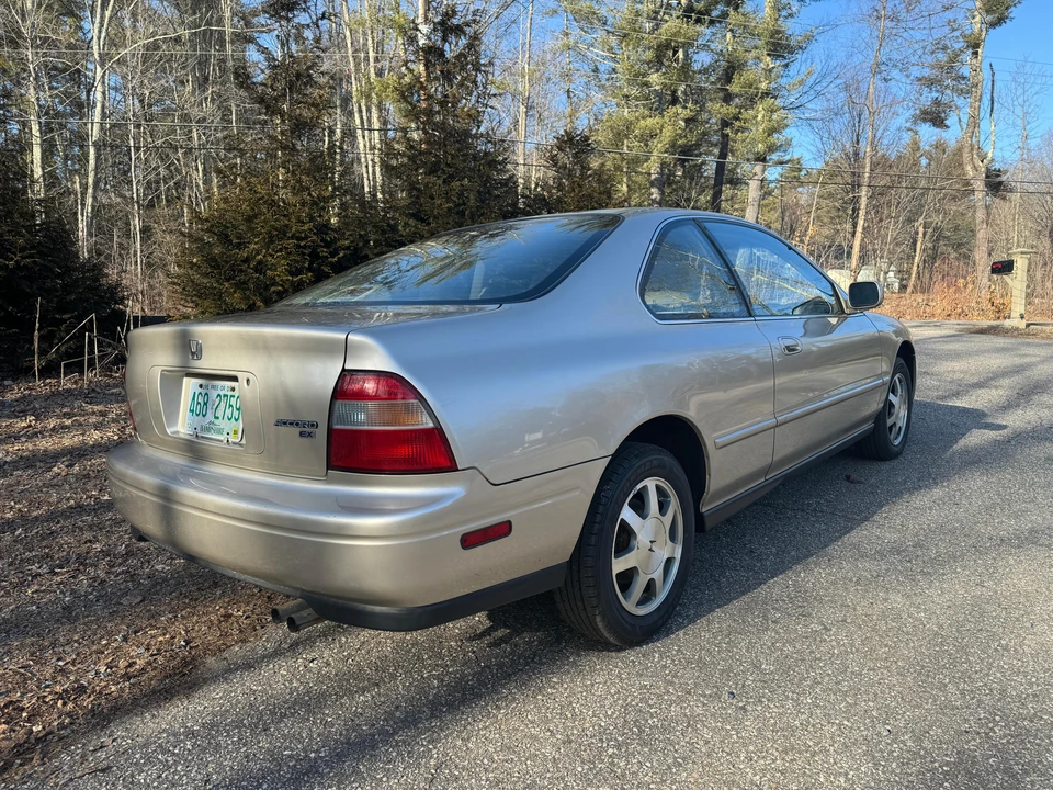 1995 Honda Accord 5th Gen - Image 12 of 31