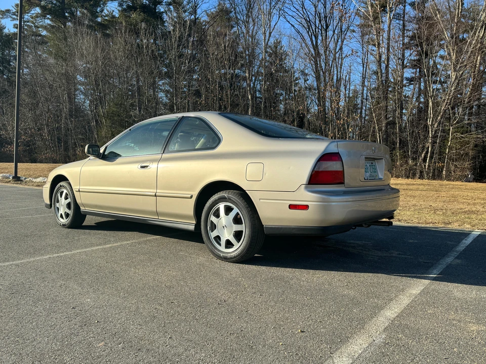 1995 Honda Accord 5th Gen - Image 8 of 31
