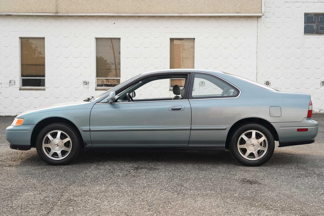 1995 Honda Accord 5th Gen - Image 3 of 31