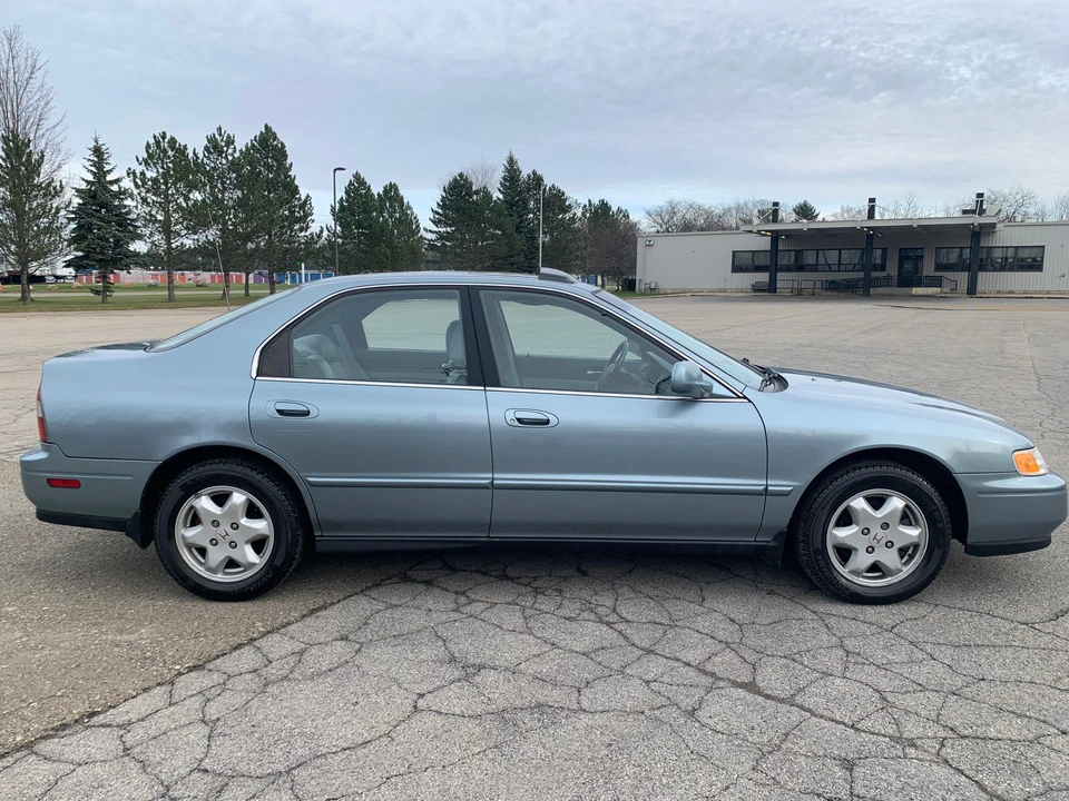 1995 Honda Accord 5th Gen - Image 17 of 31