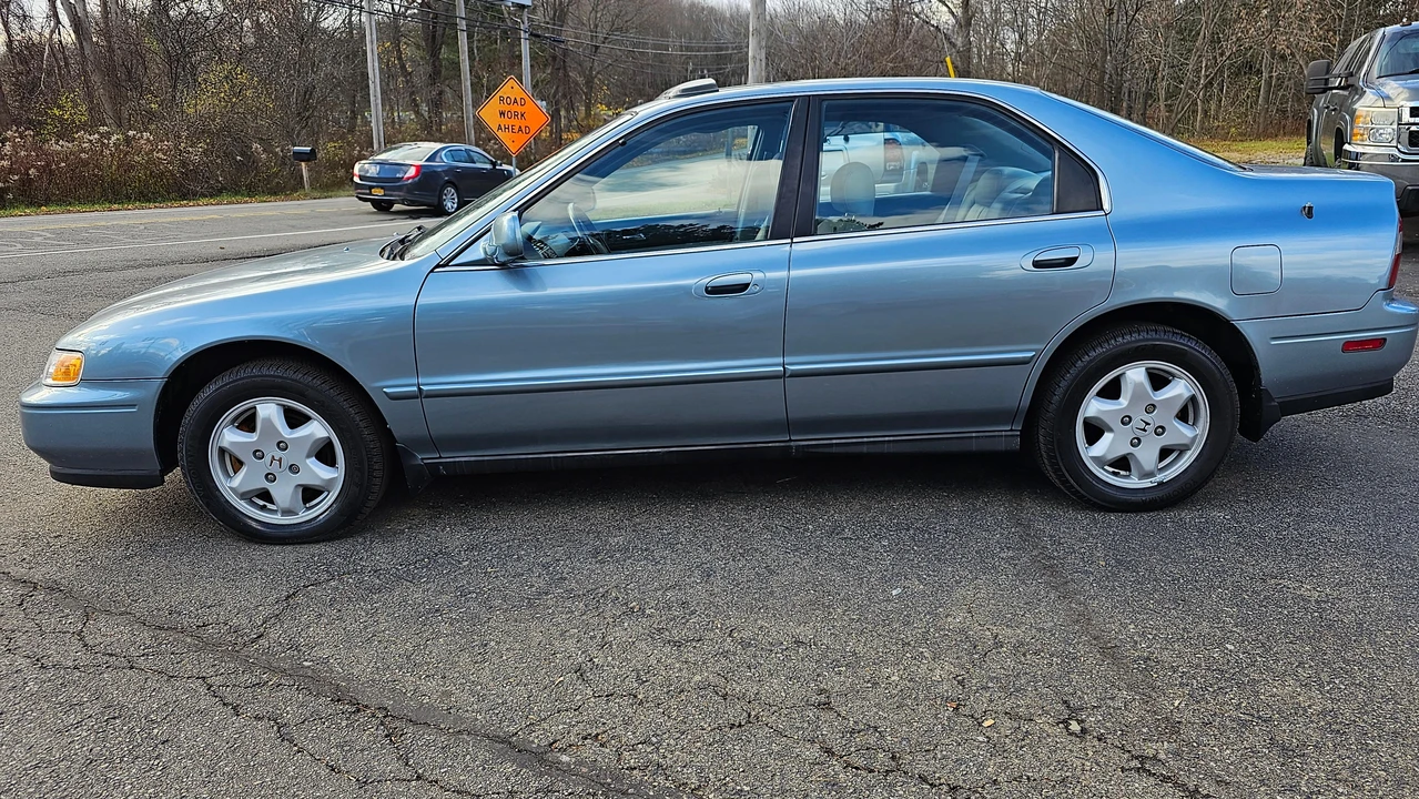 1995 Honda Accord 5th Gen - Image 10 of 31