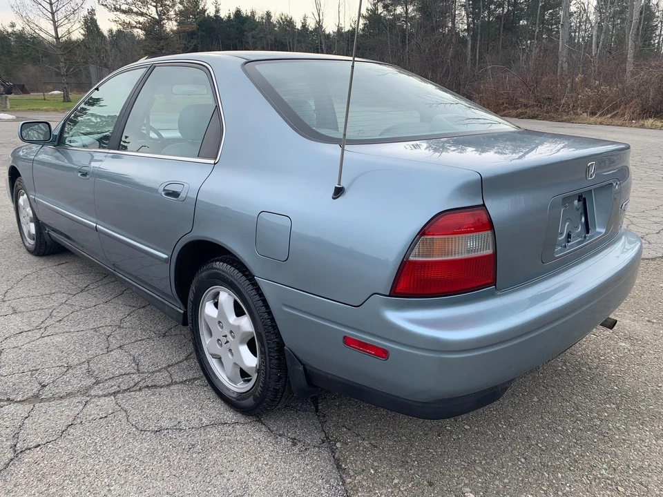 1995 Honda Accord 5th Gen - Image 14 of 31