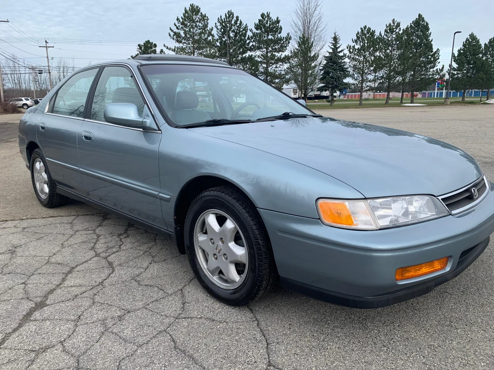 1995 Honda Accord 5th Gen - Image 18 of 31
