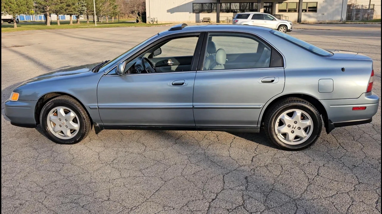 1995 Honda Accord 5th Gen - Image 11 of 31