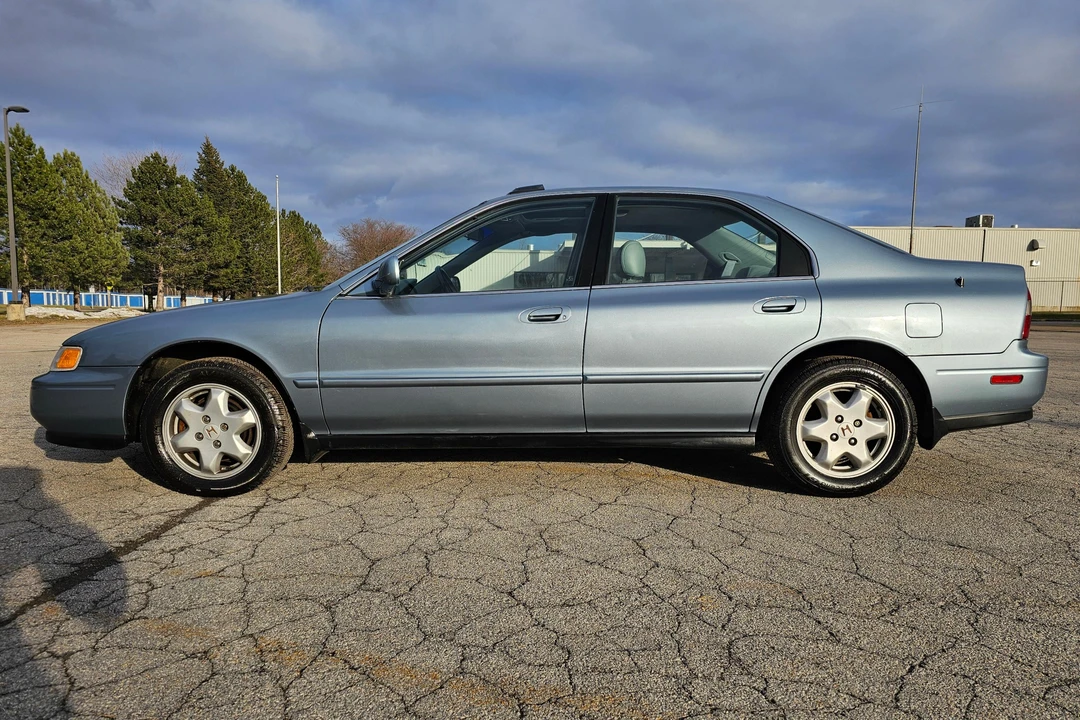 1995 Honda Accord 5th Gen - Image 3 of 31